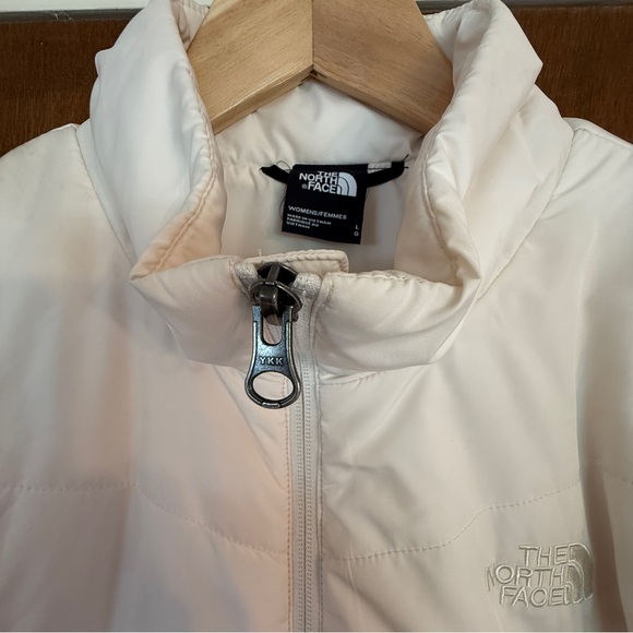 Women's North Face White Puffer Jacket - Picture 2 of 3